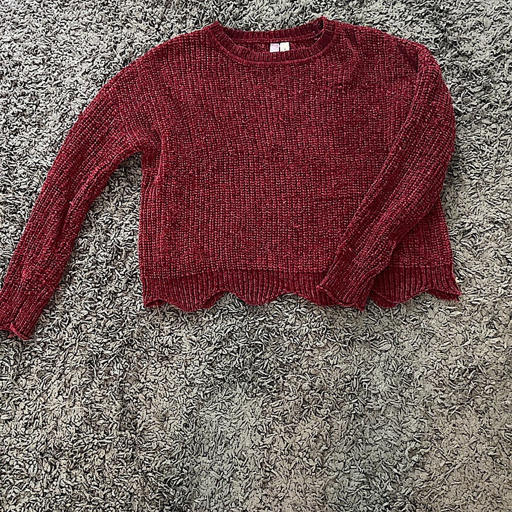 Maroon knit sweater
